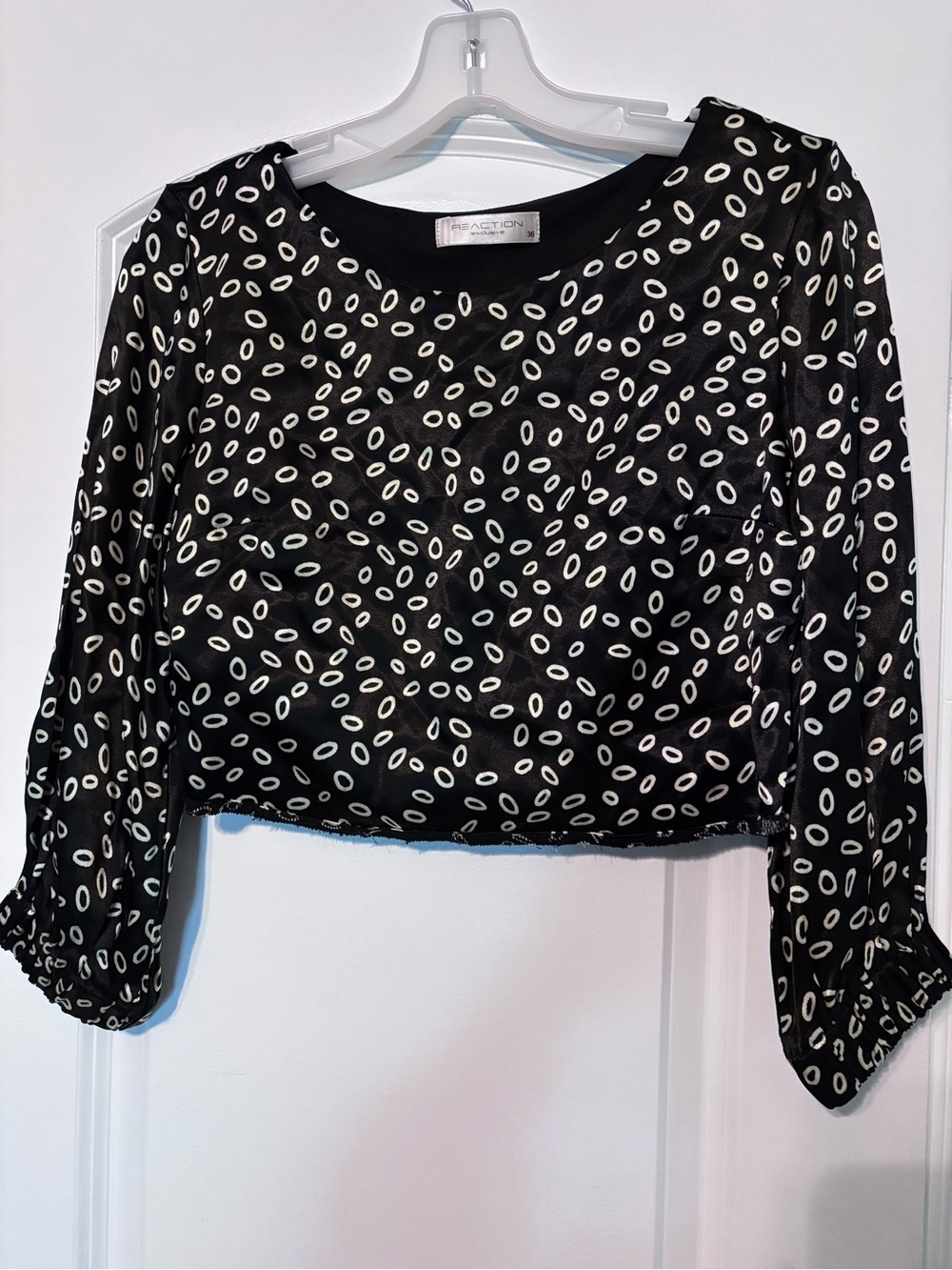 Kenneth Cole Reaction Black Printed Crop Blouse Size S